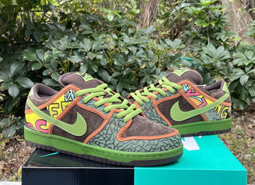 Nike SB Dunk Low “De La Soul” (2015)
